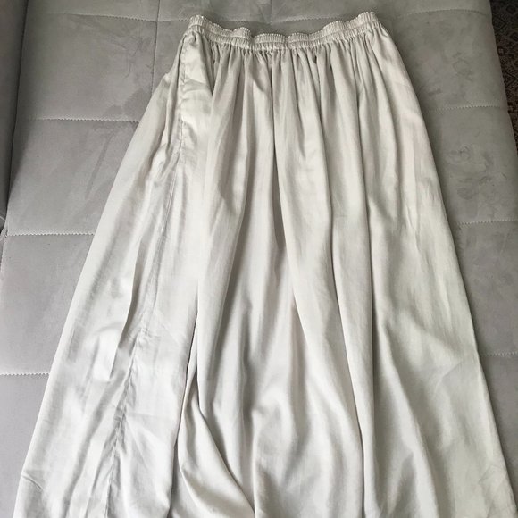 UNIQLO Drape Gathered Long Skirt - Picture 2 of 4